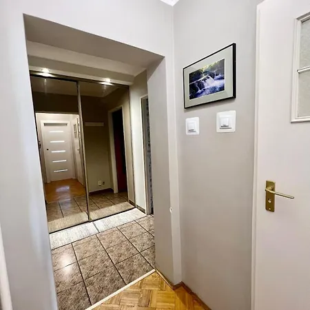 Comfortable In Good Location *