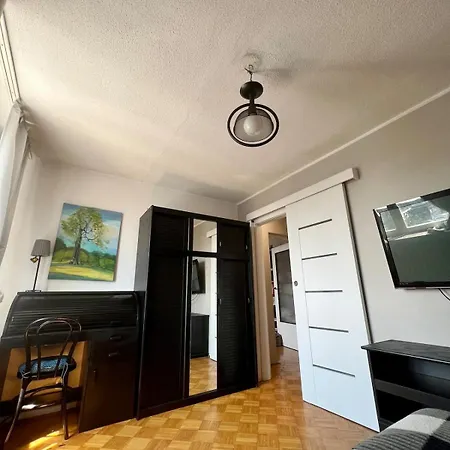 דירה Comfortable In Good Location *