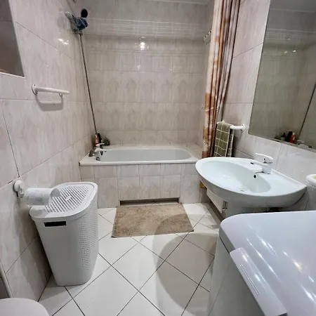 Lägenhet Comfortable In Good Location Warszawa